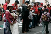 Bloquean inspectores de Guadalajara a vendedores
